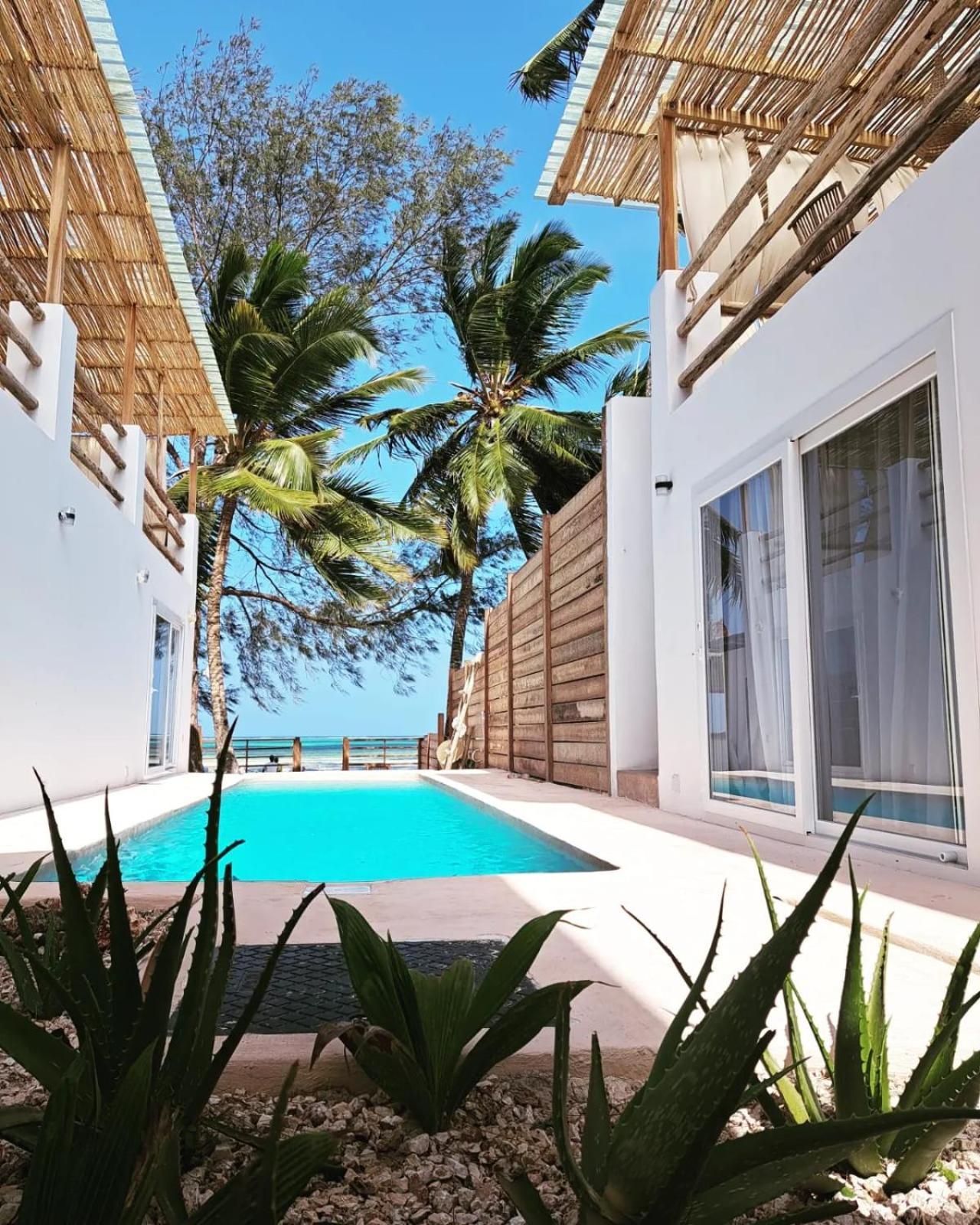 Boho Boutique - Beachfront , Adults Only , Private Pool Курортний комплекс Ківенґва