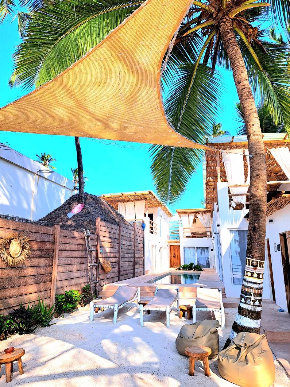 Boho Boutique - Beachfront , Adults Only , Private Pool Курортний комплекс 4*